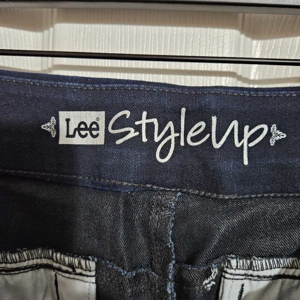 Lee Natural Fit Barely Bootcut Pull On Jeans Size 12 Short - Picture 10 of 14